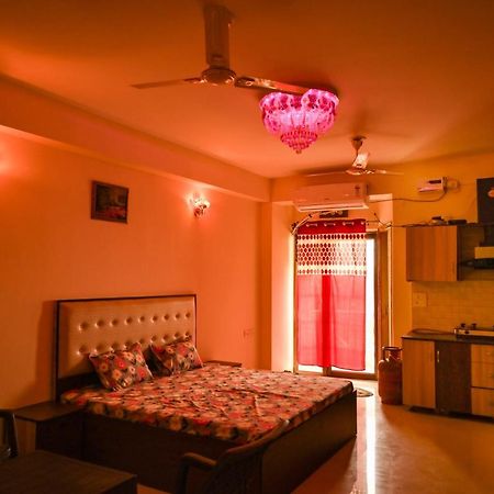 Hare Krishna Home Stay Vrindāvan Exterior foto